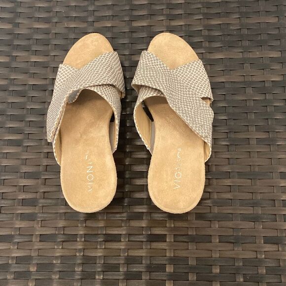 Vionic Leticia wedge sandals, with the lizard, print leather, upper and a cork w - Picture 3 of 6